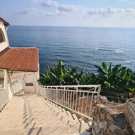 Ugrak Isikli (Rize)